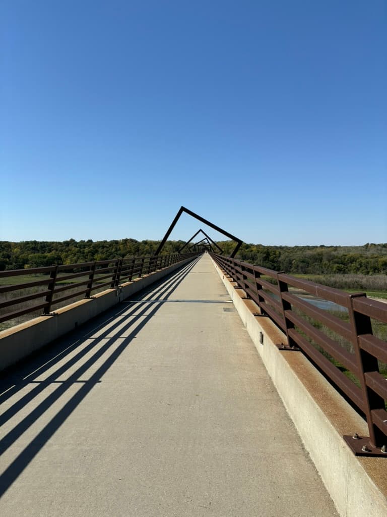 Bridge with triangle frames